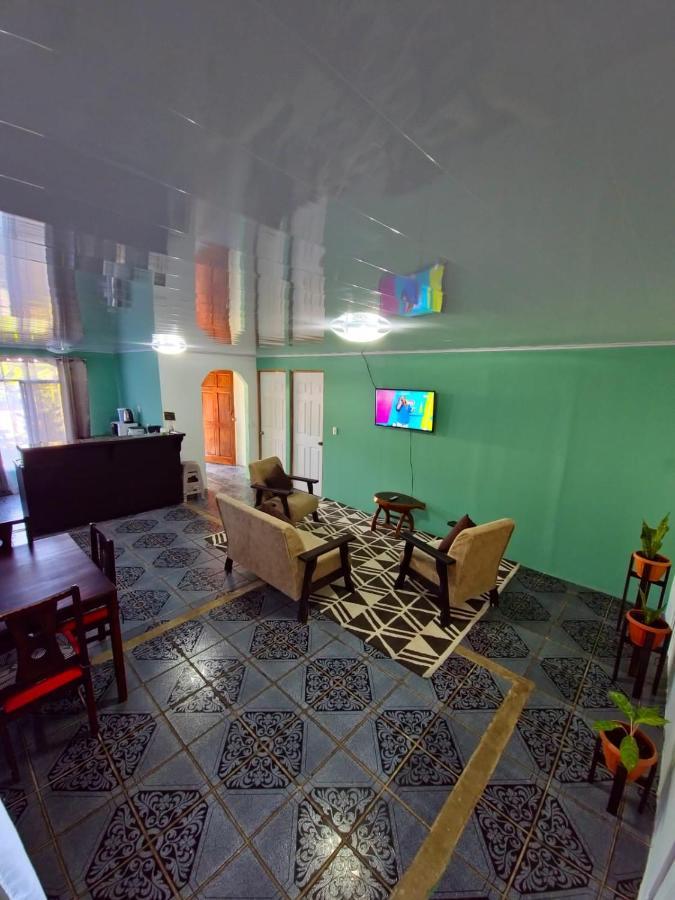 Micheck Beach House Тортугеро Екстер'єр фото