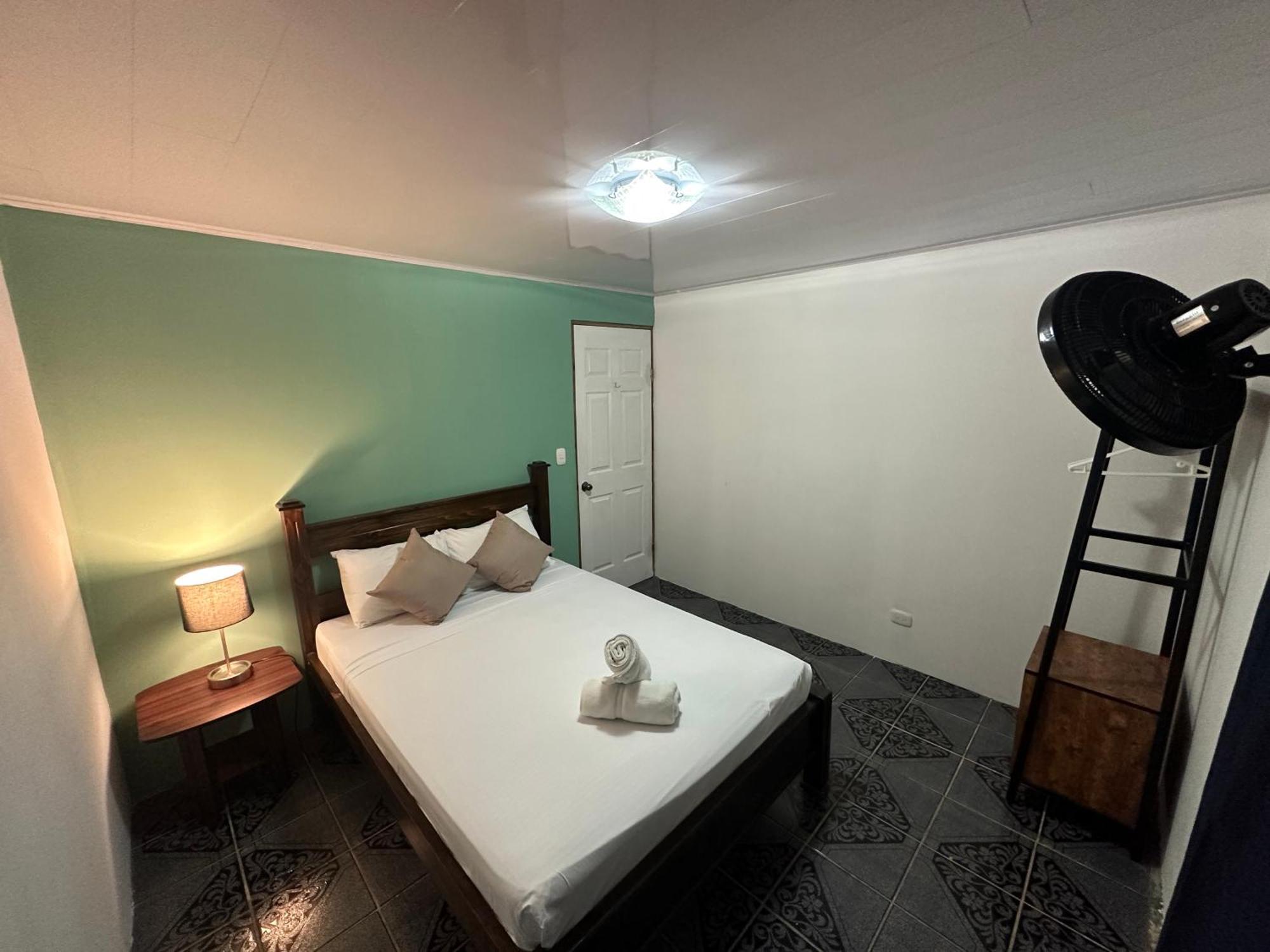 Micheck Beach House Тортугеро Екстер'єр фото